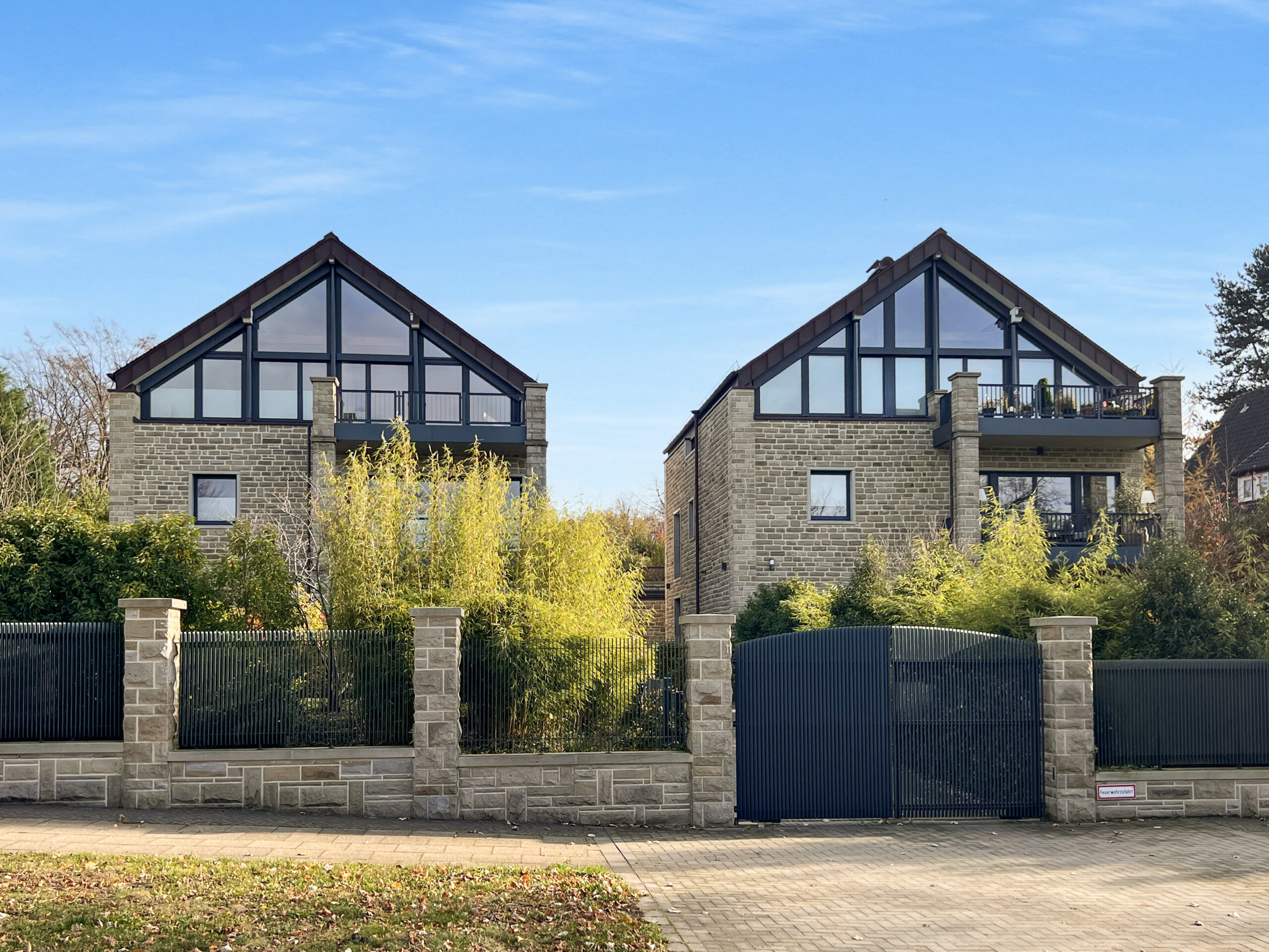 Rückansicht beide Häuser