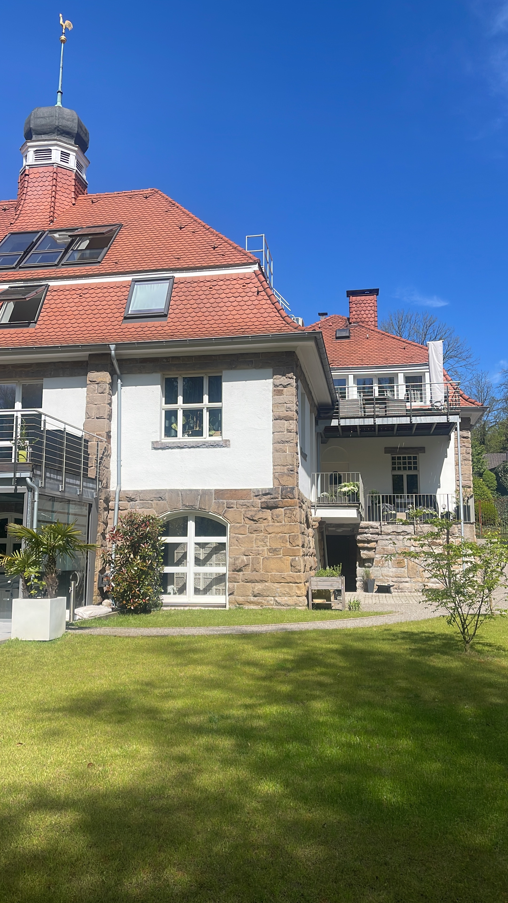 Rückansicht Küsterhaus + Büro (Whg. 5) Rückansicht Küsterhaus + Büro (Whg. 5)