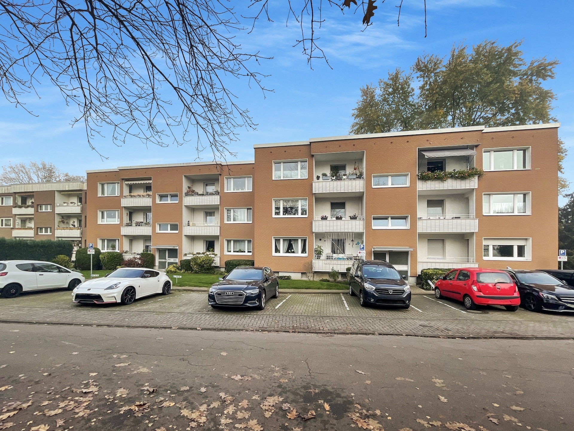 Straßenansicht Straßenansicht