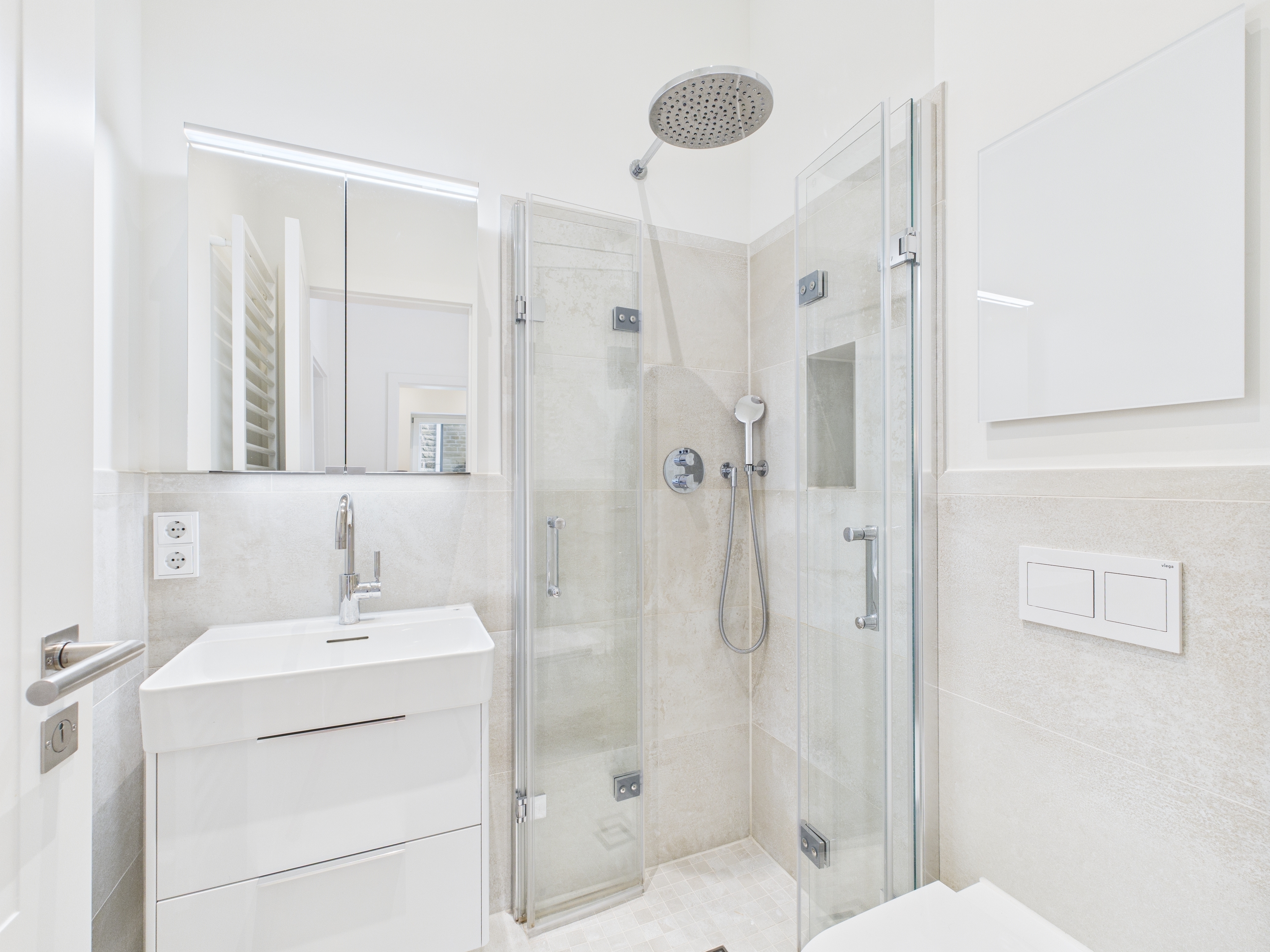 Gäste-Bad mit Dusche Gäste-Bad mit Dusche