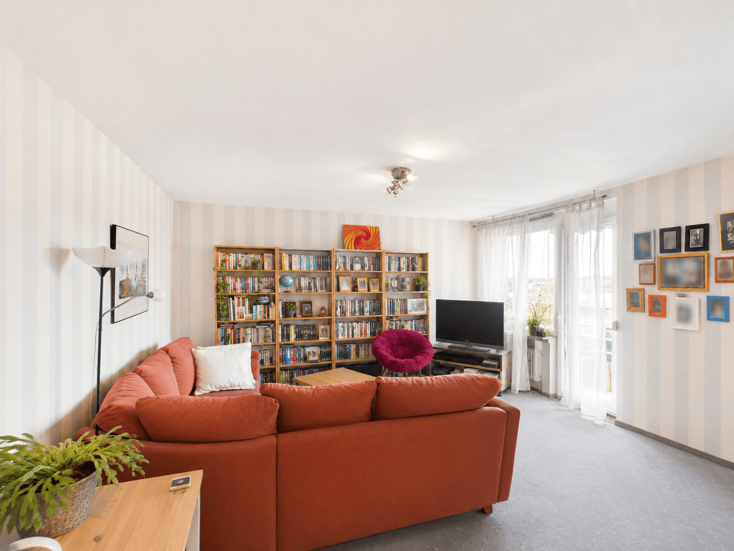Wohnzimmer (bereinigt mit KI)