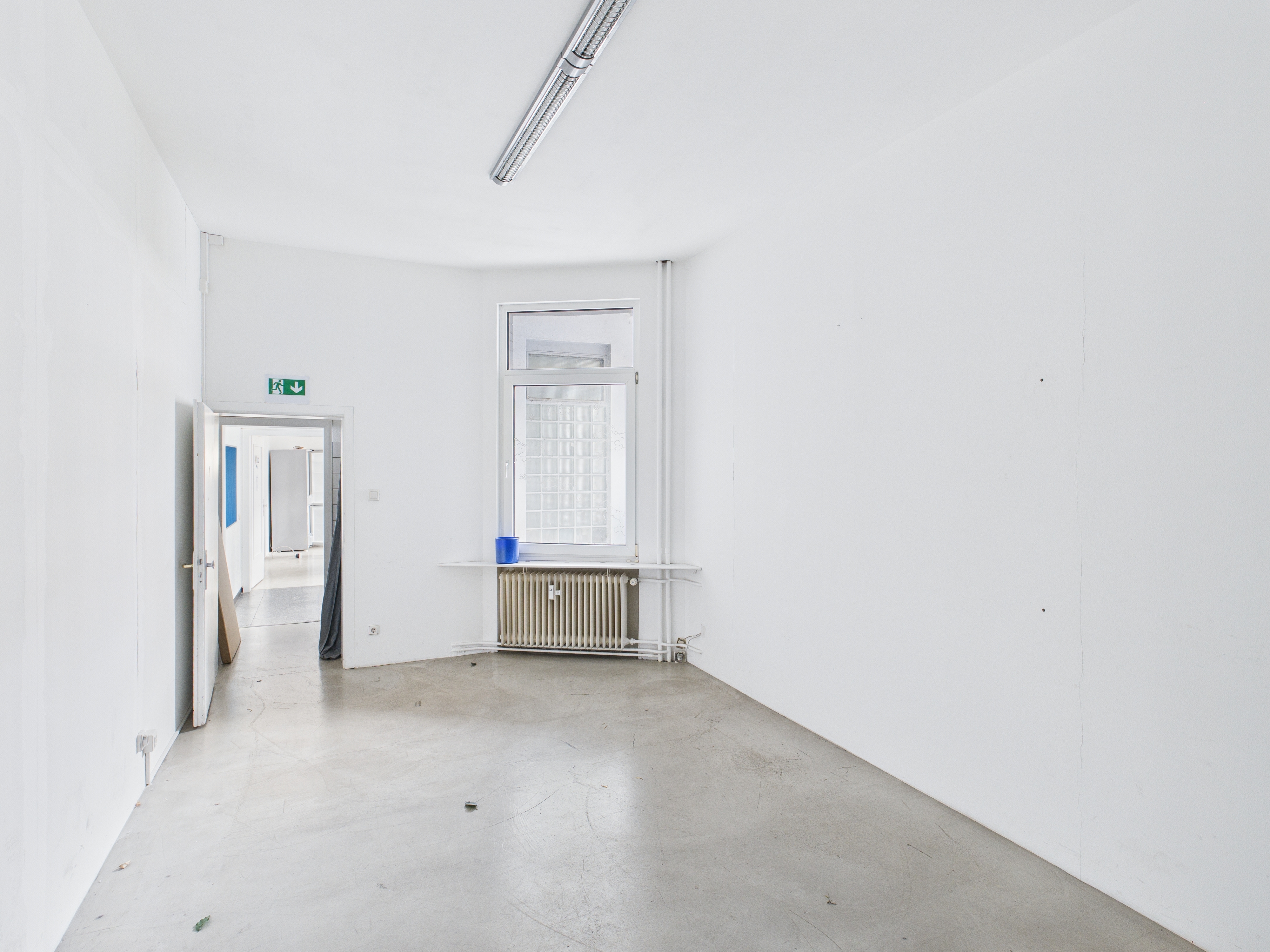 separates Zimmer - OG separates Zimmer - OG